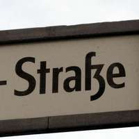 German word Straße, with s-z shape