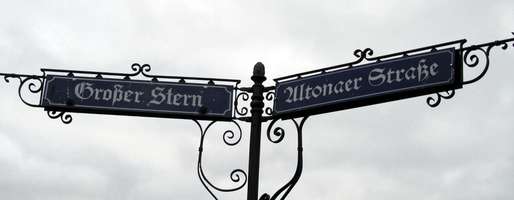 Street sign in Fraktur; corner of Großer Stern and Altonaer Straße