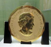 One million dollar canadian gold coin with portrait of Queen Elizabeth II