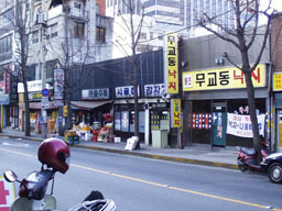 Side street in Chongno 