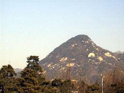Hill northwest of Kwanghwamun 