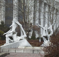 Sculpture at Yonsei University (2) 