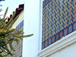 Geometric patterned tile on museum wall