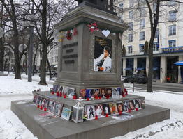 Michael Jackson memorial at base of monument