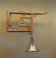 Horn in shape of square