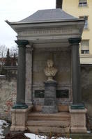 Grave of family Knorr, with bust of a person