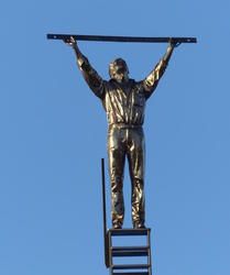 gent building statue