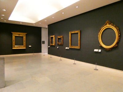 gallery of empty frames