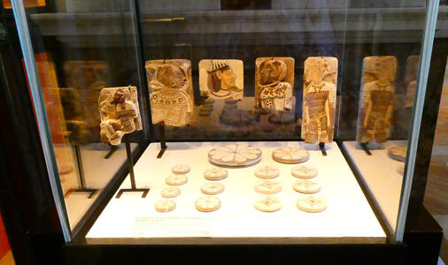 various egyptian artifacts