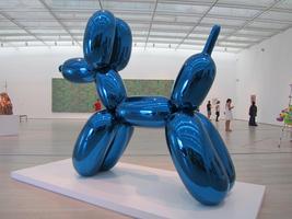 Blue chromium “balloon dog”