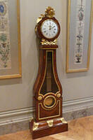 Grandfather clock with narrow neck and wide base
