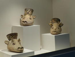 Ceramics in shape of cows/bulls