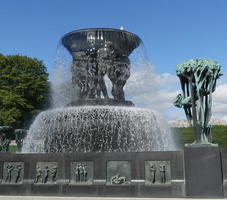 Fountain supported by human figures