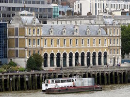 building on thames