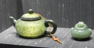 jade teapot and small jar