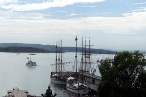 three masted sailing ships