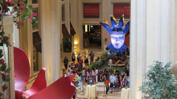Large harlequin head sculpture in Palazzo hotel