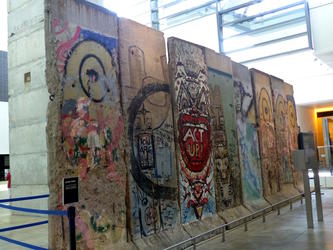 berlin wall fragment