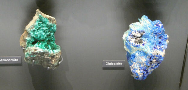 Green sample of atacomite at left, blue diaboleite at right