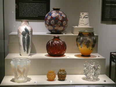 vases glassware