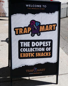 trap mart sign