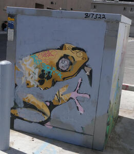 painting of gecko on utility box