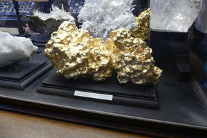 70-kg gold lump