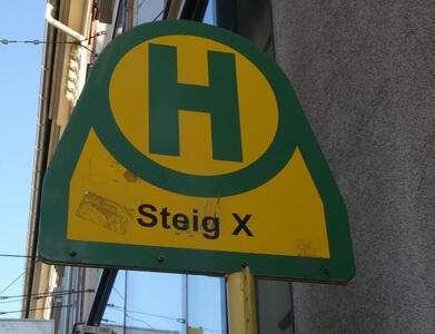 Steig X Haltestelle