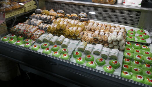 canneloni and other italian pastries