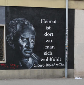 Portrait of Roman statesman Cicero: „Heimat ist wo man sich wohlfühlt“