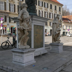 base of statue in karmeliterplatz