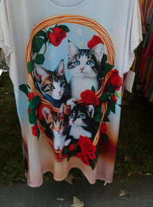 kitschy shirt with kittens and red roses