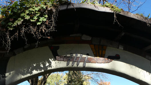 Arch with viking rowing ship design