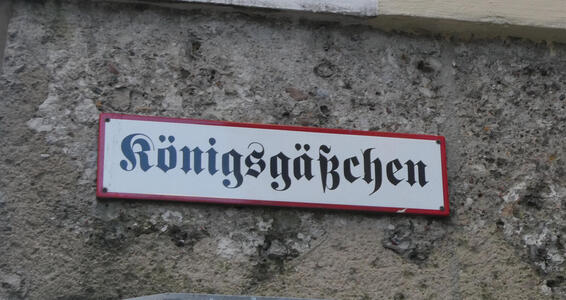 Fraktur street sign Köngisgäßchen