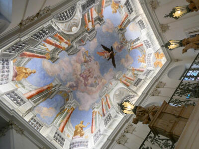 Ceiling with fresco of heavenly scene