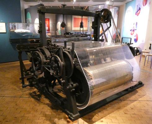 Large mechanical weaving loom