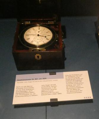 Sea chronometer from 1834, it is a box with the clock face on the top