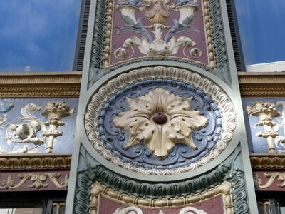 Floral design on column