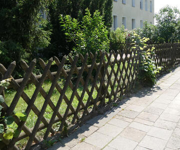 crisscross fence