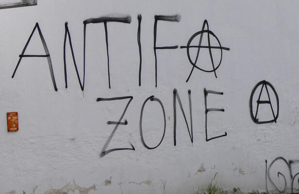 graffiti antifa zone