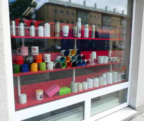 colored coffee cups