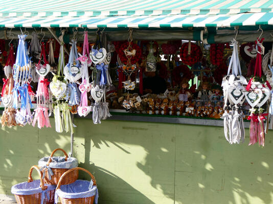 knicknack shop in viktualienmarkt