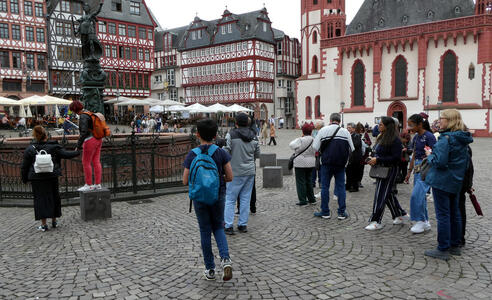 tourists and fountain