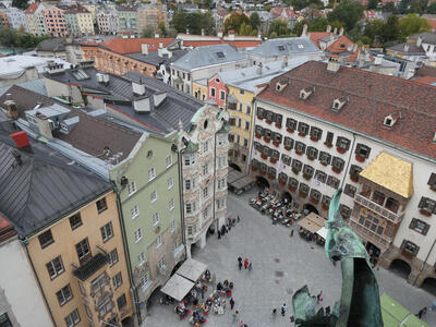 Plaza as seen from top of tower. At right, Goldenes Dachl.